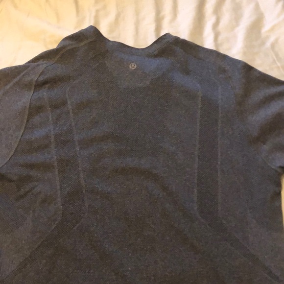 Lulu lemon vneck - Picture 3 of 3